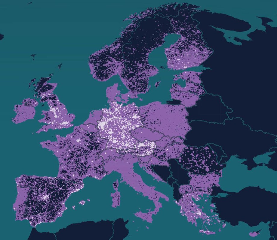 Doseg 5G NSA signala (ljubičasto) i doseg 5G SA signala (bijelo) u Europi