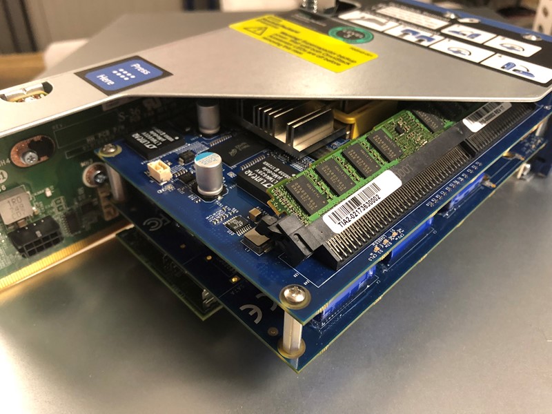 Srce sustava. Kartica koja se bavi deudvostrčavanjem i kompresijom podataka i tako CPU oslobađa “sporednih” poslova